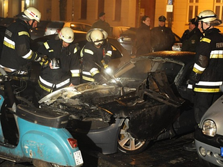 Illustration for article titled Dozens Of Luxury Cars Torched In German Arson Spree
